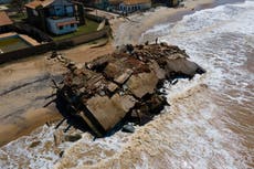 Ciudad brasileña cae al mar tras desviación de río