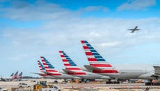 American Airlines extiende la prohibición del alcohol en cabina principal hasta 2022
