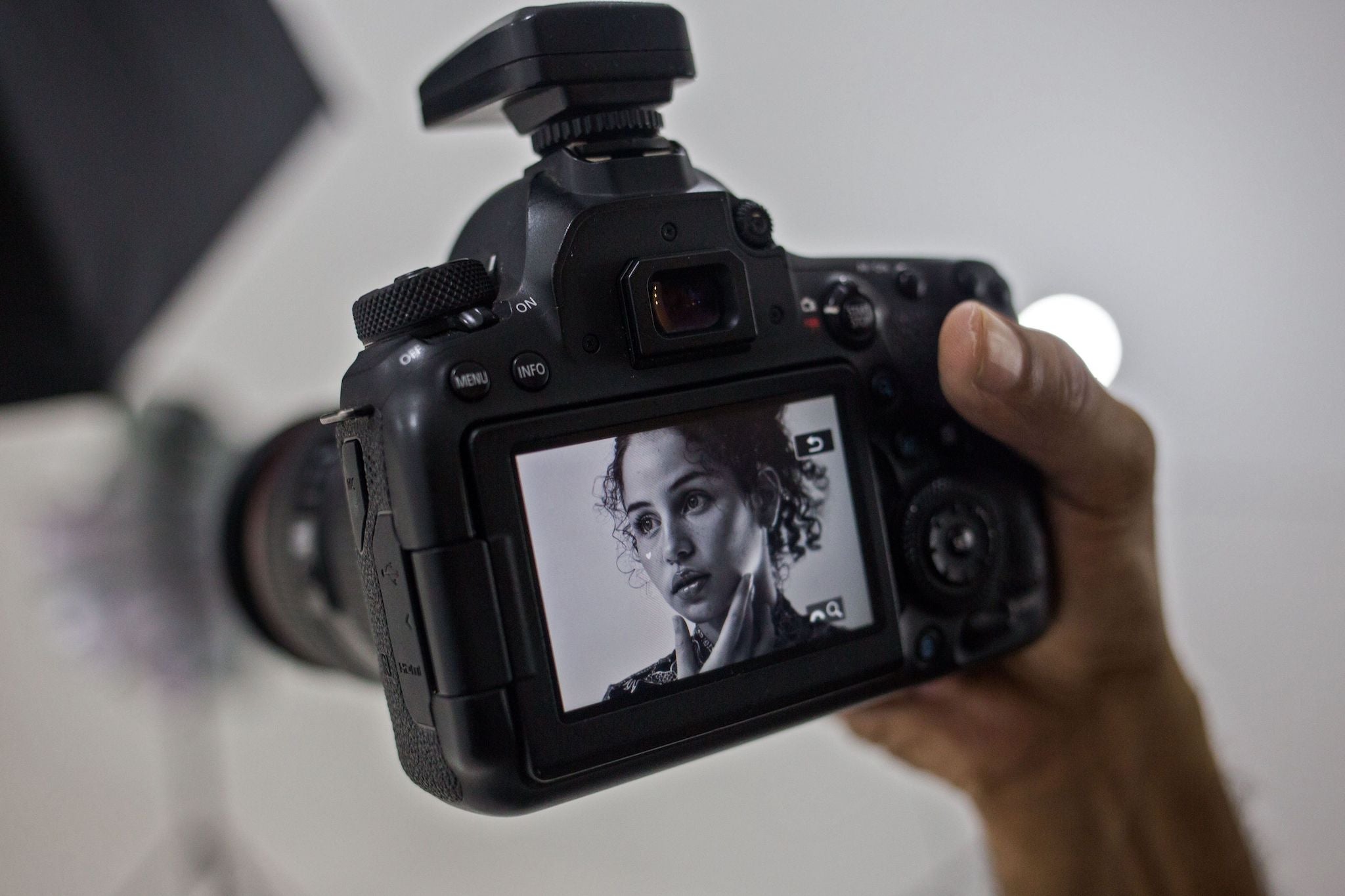 Dado que OnlyFans prohíbe el ‘contenido sexualmente explícito’, ¿qué más hay realmente allí?