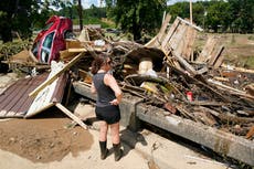 Buscan desaparecidos tras inundaciones récord en Tennessee