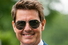 Tom Cruise aterriza helicóptero en el jardín de una familia británica porque “iba tarde” a una reunión