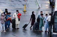 Airbnb ofrecerá viviendas gratuitas a 20 mil afganos y busca propietarios interesados en hospedaje