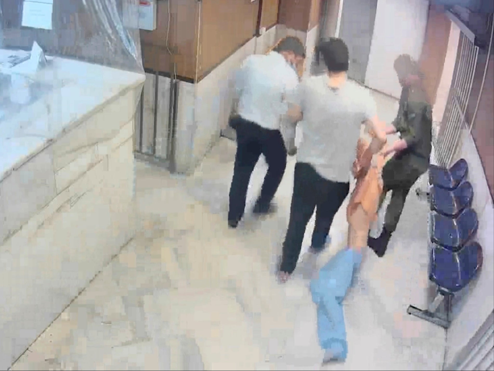 Irán admite que videos de palizas en prisión son reales, en una rara admisión de abusos derechos humanos