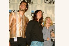 Bebé en álbum de Nirvana demanda a la banda 30 años después