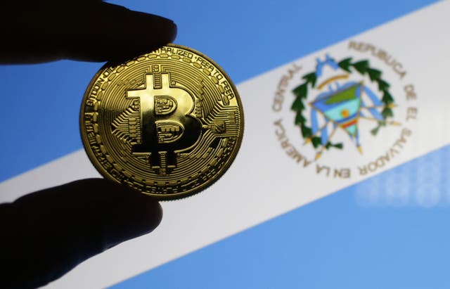 <p>El 7 de septiembre dará inicio el uso oficial de Bitcoin como moneda en curso en El Salvador </p>
