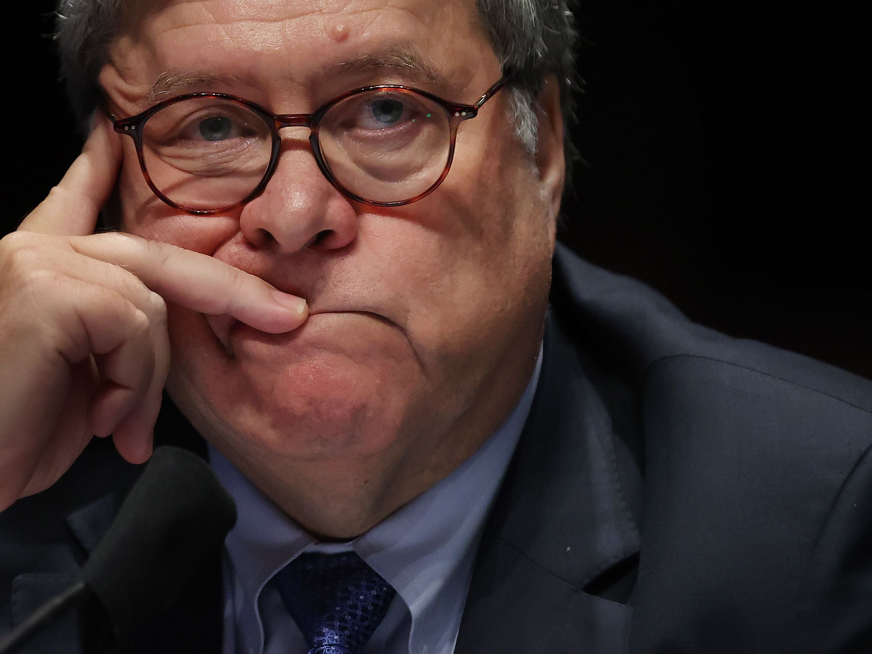 “Eres una estrella”: Bill Barr felicitó al abogado después de la audiencia de juicio político de Trump