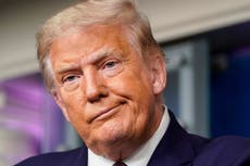 Trump elude apoyo a ley de aborto de Texas, califica el fallo de complejo y probablemente temporal