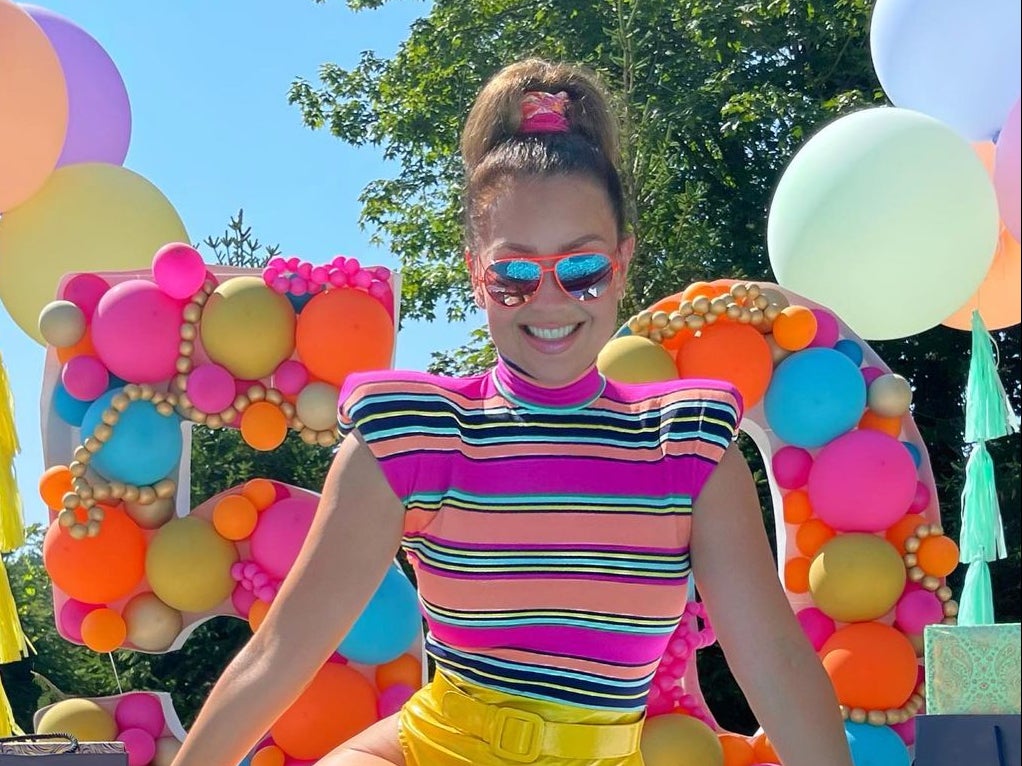 Thalía festeja sus 50 años de vida con un reflexivo pero poderoso mensaje