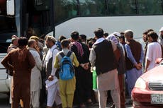ACNUR: podría haber medio millón de refugiados de Afganistán