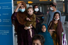 Convierten en ley proyecto para proporcionar ayuda a civiles estadounidenses que regresan de Afganistán