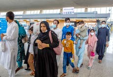 EEUU abre centro de vacunación para evacuados de Afganistán
