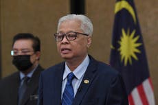 Primer ministro de Malasia se aísla, falta a investidura 
