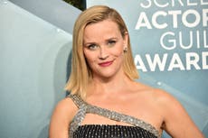 Reese Witherspoon reflexiona sobre la caricatura de una revista “ofensiva” que la hizo llorar