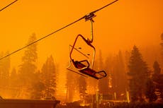 Miles de personas se ven obligadas a huir de la zona turística del lago Tahoe a medida que los incendios forestales se propagan rápidamente