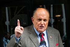 Giuliani ataca a Biden antes del aniversario del 11 de septiembre diciendo que lo ha hecho “insoportable”