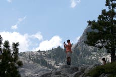 California: Incendio se acerca al lago Tahoe tras evacuación