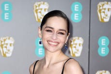 Emilia Clarke revela que le “faltan” partes del cerebro después de sufrir dos aneurismas