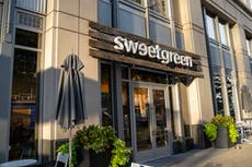 CEO de Sweetgreen genera críticas con comentarios que relacionan casos de Covid con obesidad y alimentación poco saludable