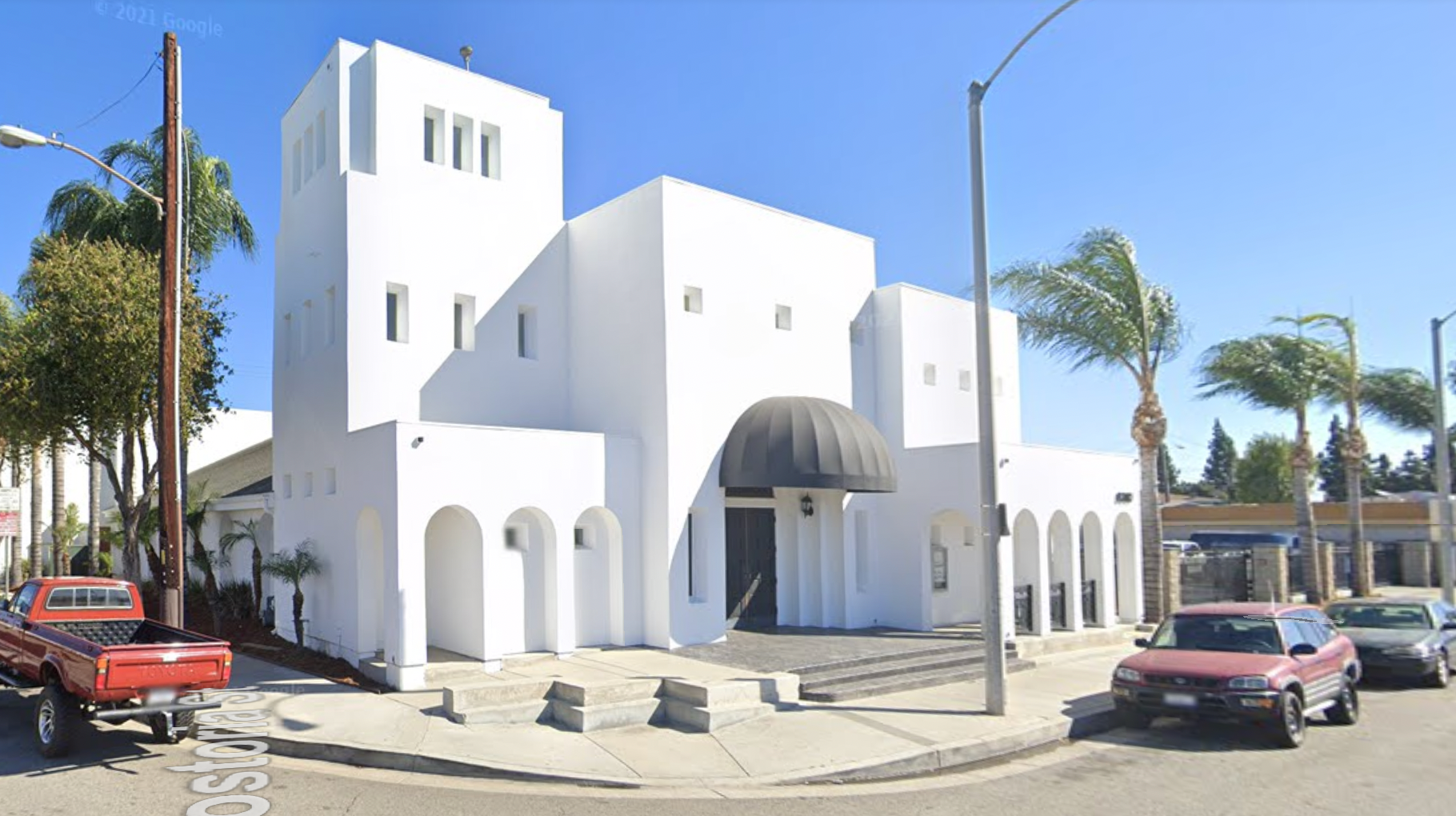 Feligrés es arrestado por colocar cámaras ocultas en los baños de la iglesia