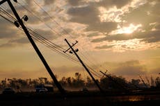 Red eléctrica de Luisiana recibió golpe fuerte del huracán Ida, más que cualquier otra tormenta en la historia