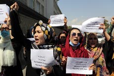 Talibanes disparan al aire para disolver protestas en Kabul, mientras mujeres cantan “muerte a Pakistán”