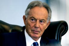 Tony Blair sugiere que líderes occidentales fueron ingenuos en intervención de Afganistán