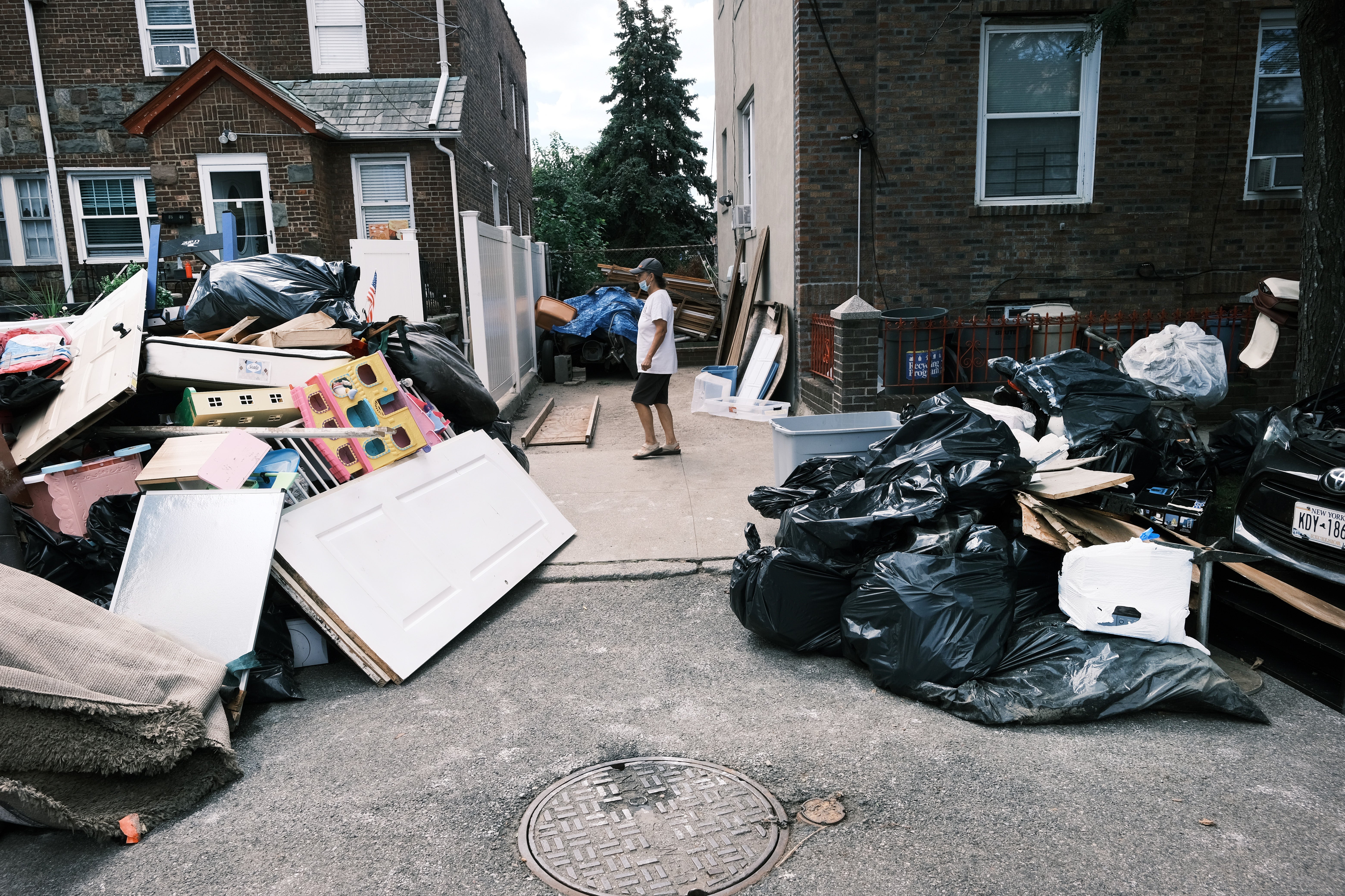 Biden visitará los barrios devastados por las inundaciones en Nueva York y Nueva Jersey tras el paso de Ida