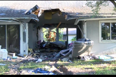 Tesla se estrella contra una casa en Florida y mata a dos personas