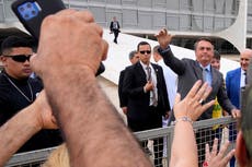 Brasil: Simpatizantes de Bolsonaro irrumpen en explanada