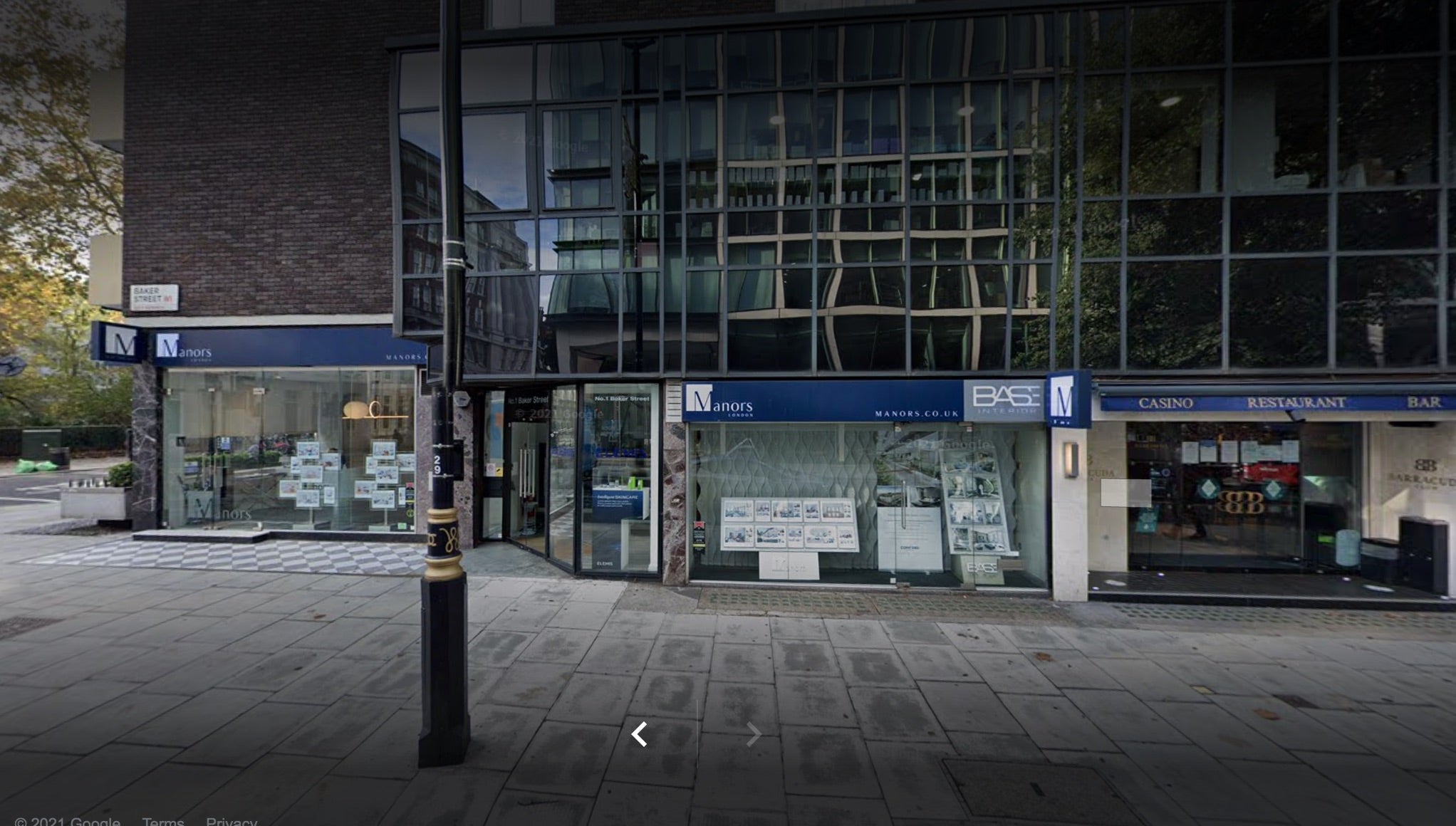 Mujer gana indemnización de 247 mil dólares después de que su jefe no le permitiera salir a recoger a su hija