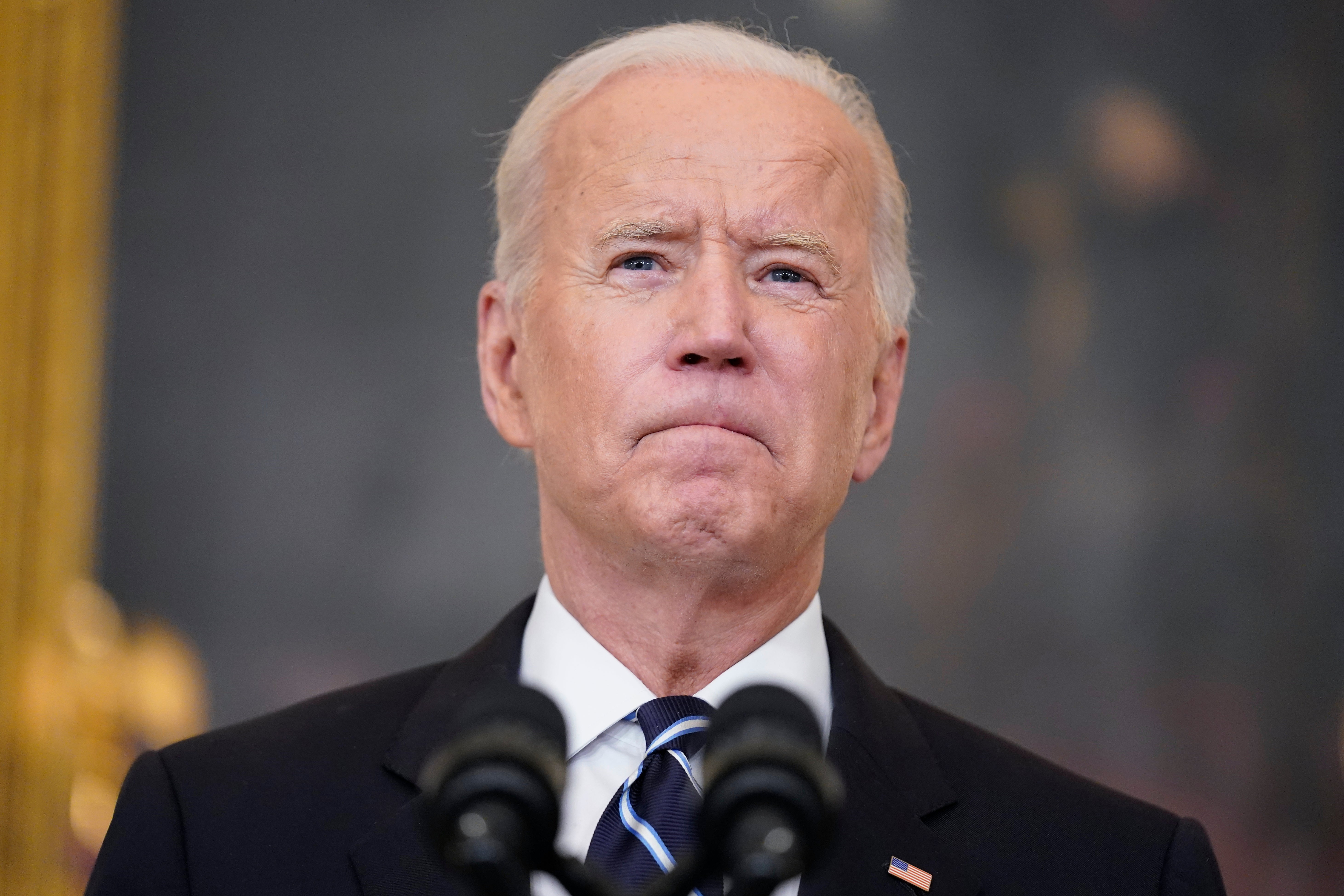 Presentadora de Fox News critica los mandatos de vacunación “autoritarios” de Biden