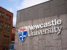La Universidad de Newcastle se disculpa con estudiante de medicina por comentario sexista