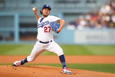 Lanzador de los Dodgers no volverá a jugar esta temporada por enfrentar acusaciones de agresión sexual