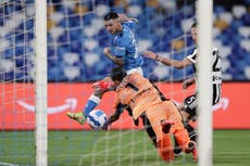 Sin Ronaldo, cae Juventus en Nápoles en la Serie A italiana