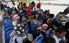 Niños migrantes zarpan de Colombia para enfrentar el Darién