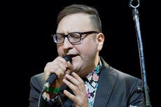 Leo García: Famoso cantante argentino es víctima de un ataque homofóbico