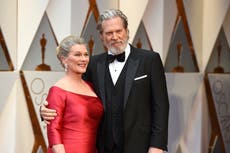 Jeff Bridges dice que tumor se redujo, padeció COVID