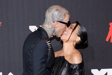 Kourtney Kardashian confirma su compromiso con Travis Barker con un post en Instagram