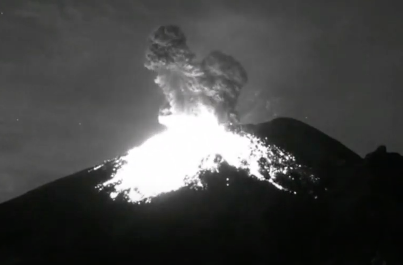 El volcán Popocatépetl, cuyo nombre en náhuatl significa “cerro humeante”, es monitoreado de forma continua las 24 horas.