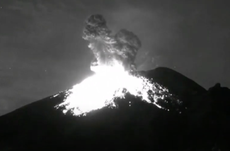 Volcán Popocatépetl se suma al Grito de Independencia con nueva explosión