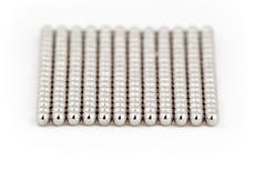 Lanzan advertencia después de que estudiante casi muere por tragar imanes para reto de TikTok