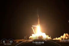 SpaceX lanza al espacio a la primera tripulación totalmente civil en la histórica misión Inspiration4