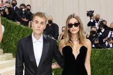 TikTok parece mostrar a Justin Bieber reconfortando a Hailey Baldwin tras burlas en la Met Gala
