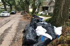 Tras paso de Ida, basura inunda calles de Nueva Orleans