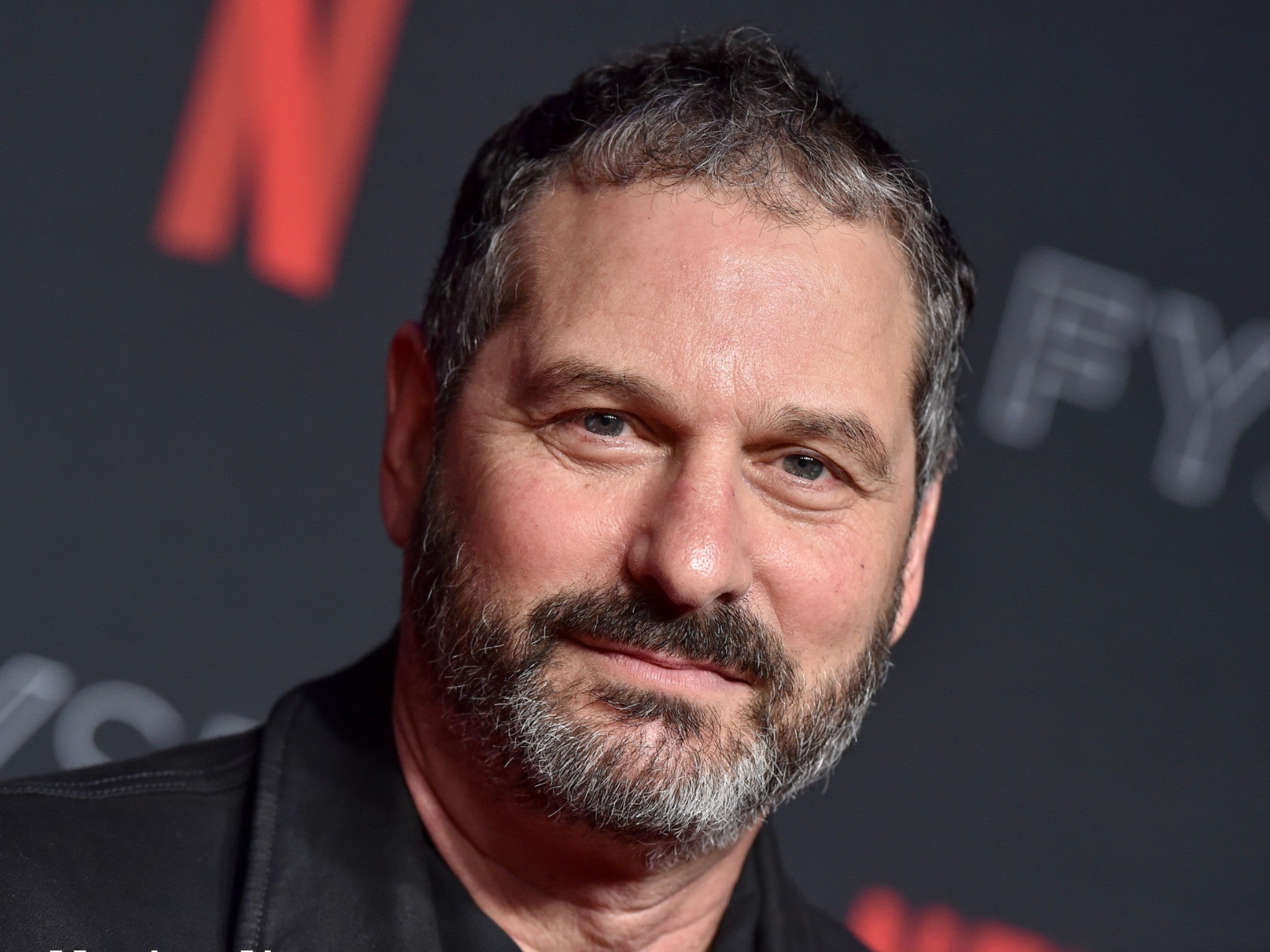 Premios Emmy 2021: fans se burlan del director de Queen’s Gambit por su “interminable” discurso de aceptación