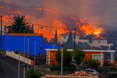 Volcán de La Palma: Lava ardiente arrasa con al menos 100 casas