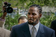 Fiscales terminan de presentar su caso en juicio a R. Kelly