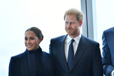 Príncipe Harry y Meghan visitan el observatorio mundial de nueva york para un evento de vacunas