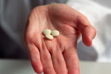 Enfermera despedida por suministrar píldora abortiva que hombre dio a la fuerza a su pareja embarazada