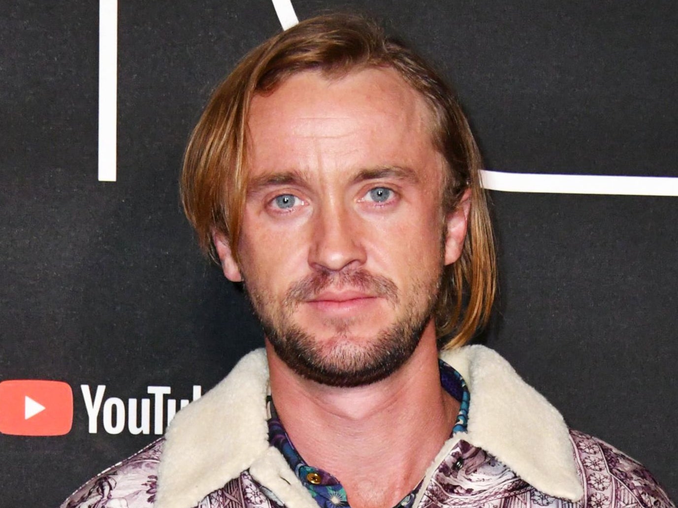 Amigo de Tom Felton comparte actualización sobre su estado de salud tras colapsar en un campo de golf